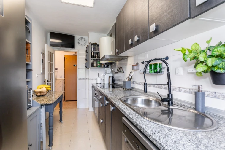 Apartamento T4 para Venda em São Domingos de Benfica Foto 8