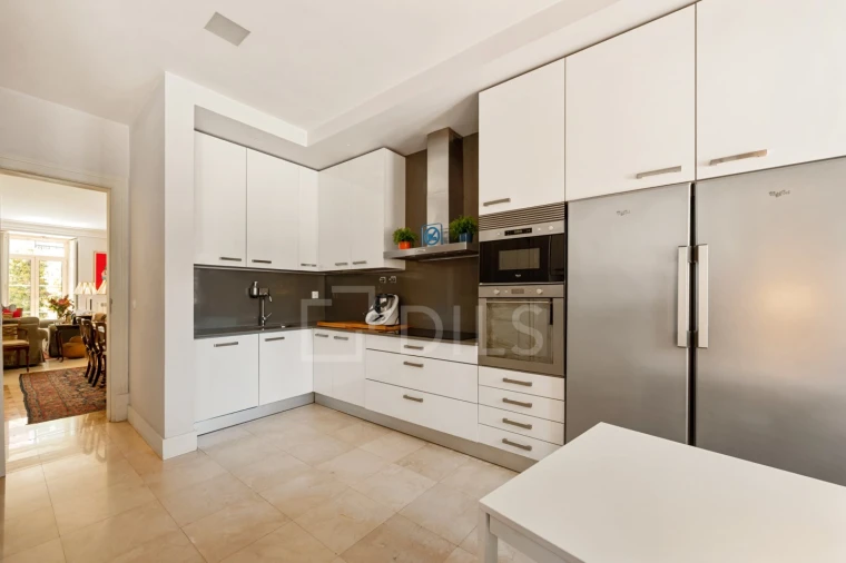 Apartamento T5 para Venda em Arroios Foto 18
