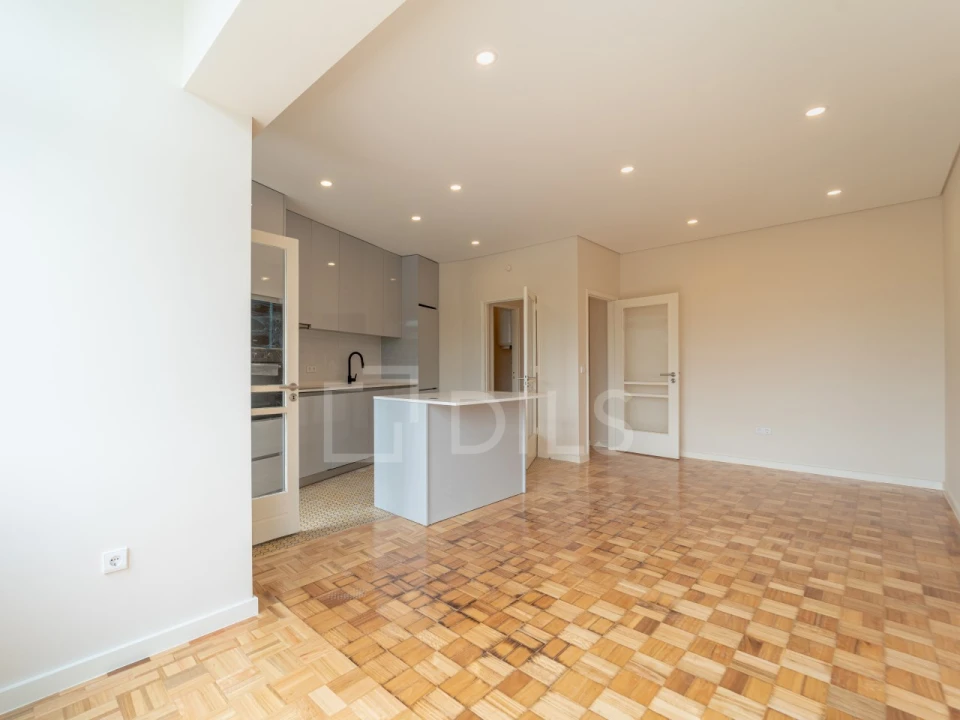 Apartamento T3 para Arrendamento em Lordelo do Ouro e Massarelos Foto 4
