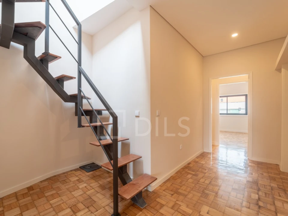 Apartamento T3 para Arrendamento em Lordelo do Ouro e Massarelos Foto 8