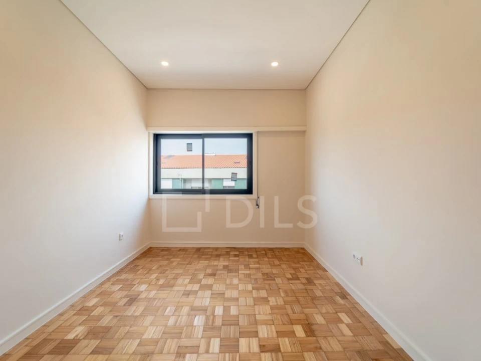 Apartamento T3 para Arrendamento em Lordelo do Ouro e Massarelos Foto 10