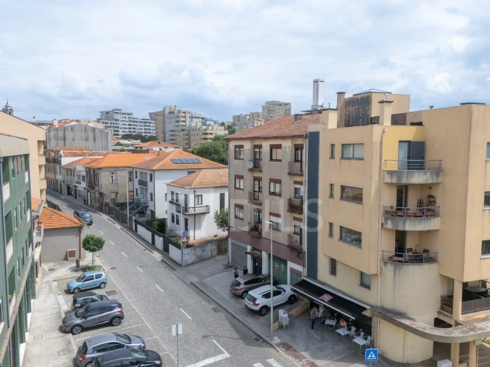 Apartamento T3 para Arrendamento em Lordelo do Ouro e Massarelos Foto 35