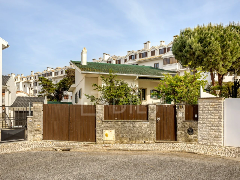 Moradia T6 para Venda em Carcavelos e Parede Foto 31