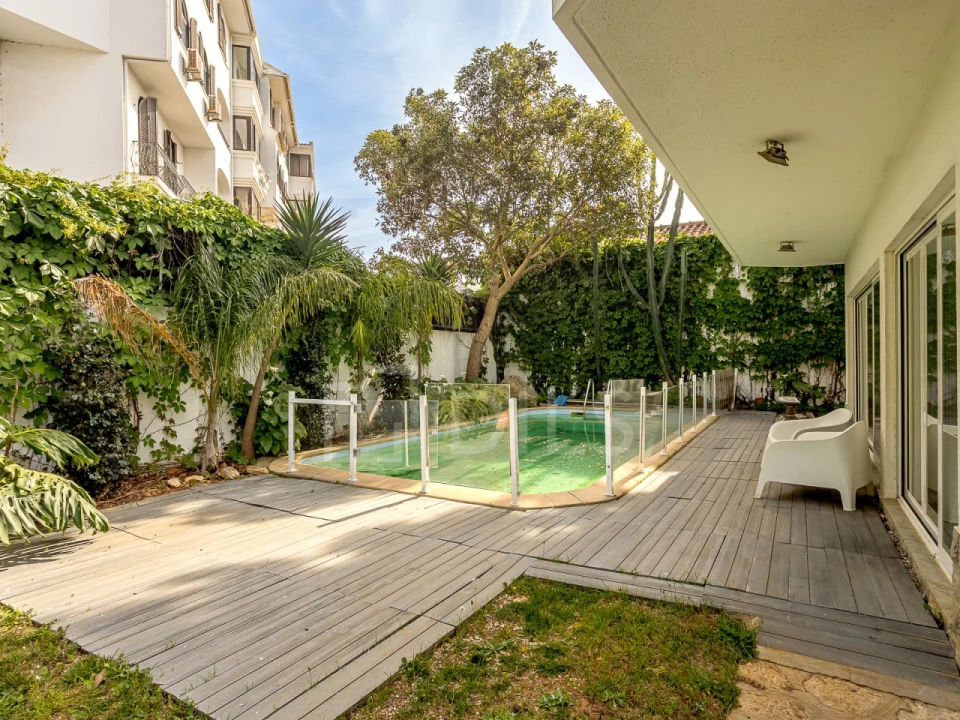 Moradia T6 para Venda em Carcavelos e Parede Foto 9