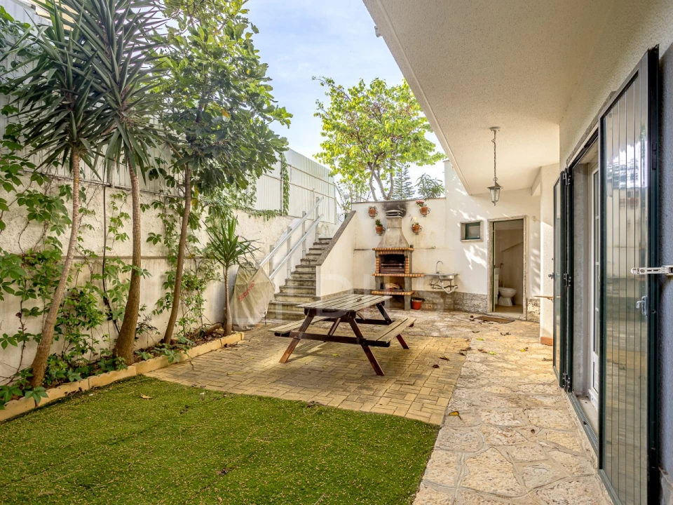 Moradia T6 para Venda em Carcavelos e Parede Foto 37