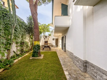 Moradia T6 para Venda em Carcavelos e Parede