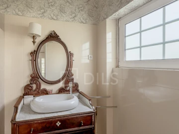 Moradia T6 para Venda em Carcavelos e Parede