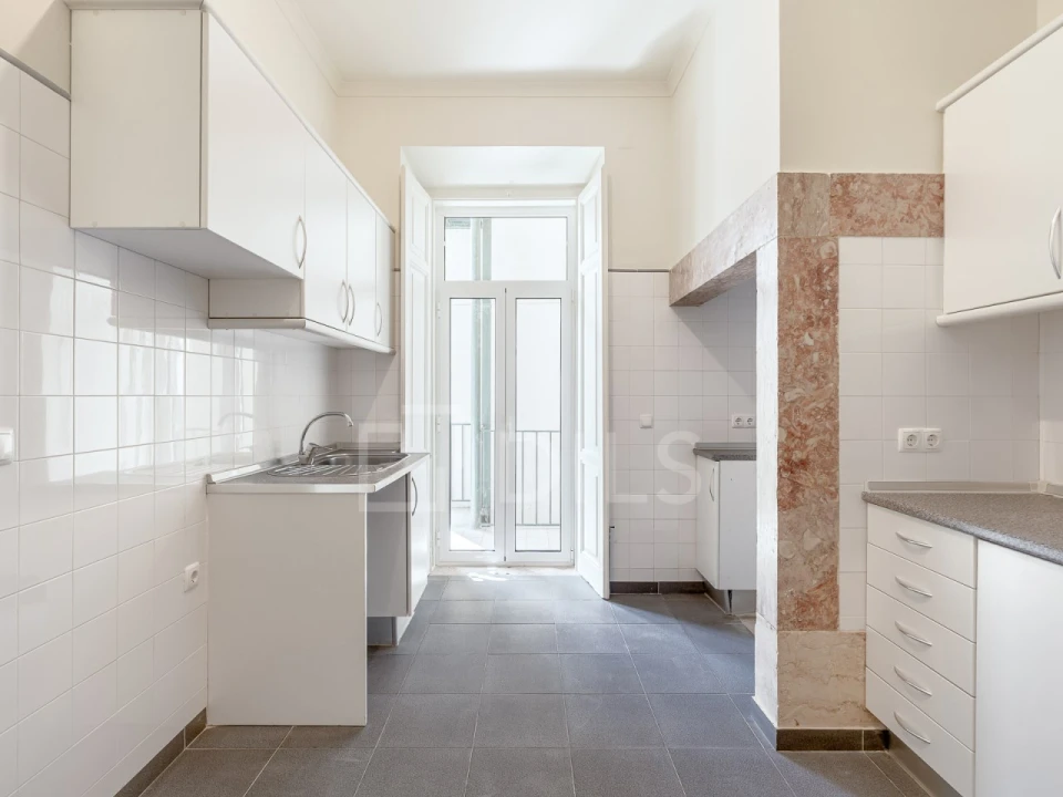 Apartamento T2 para Venda em Campo de Ourique Foto 13
