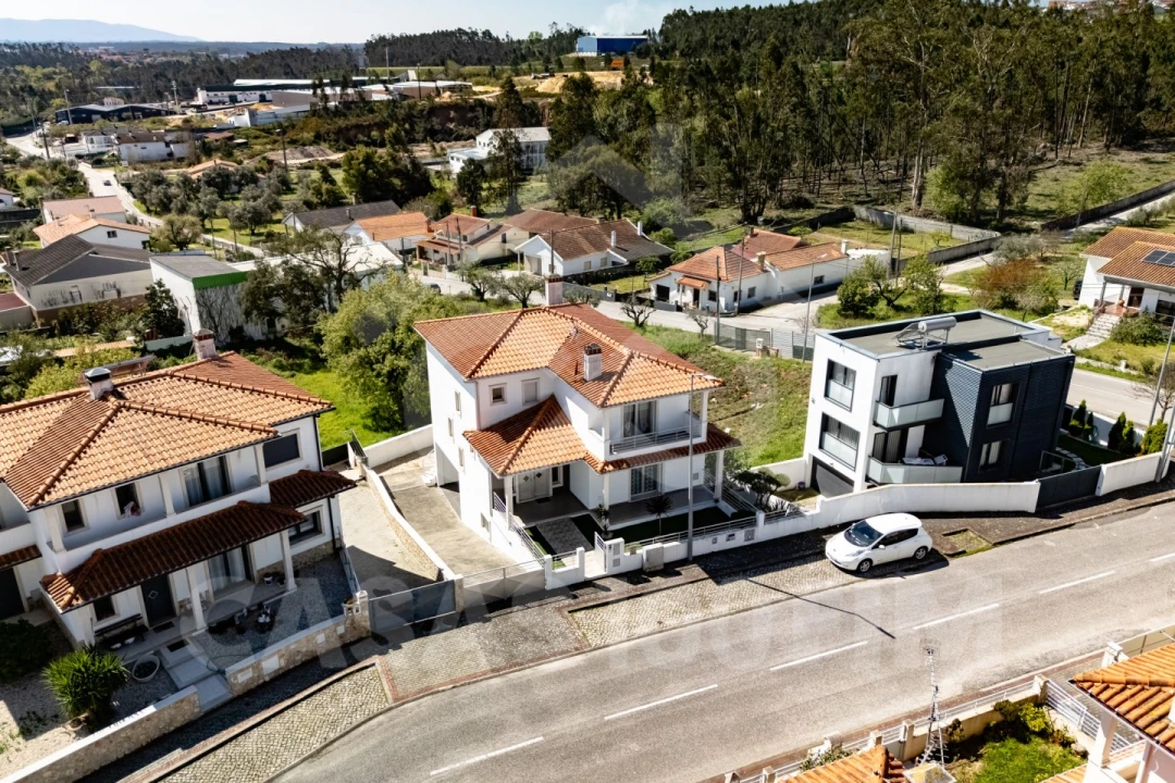 Moradia T4 para Venda em Parceiros e Azoia Foto 34