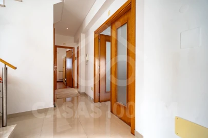 Moradia T4 para Venda em Parceiros e Azoia