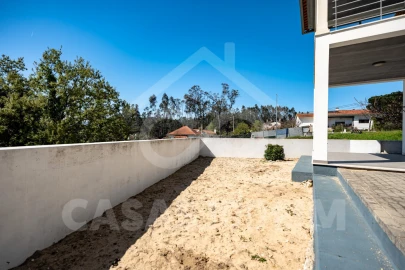 Moradia T4 para Venda em Parceiros e Azoia