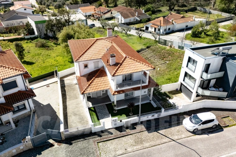 Moradia T4 para Venda em Parceiros e Azoia Foto 31