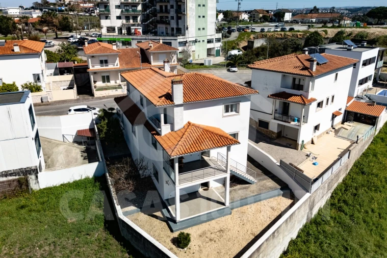 Moradia T4 para Venda em Parceiros e Azoia Foto 32
