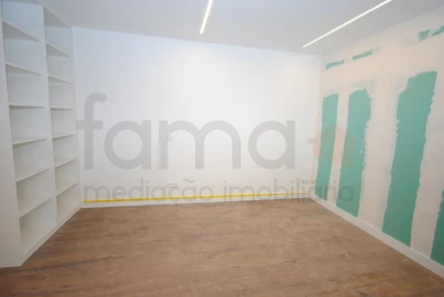 Moradia T3 para Venda em São Domingos de Rana
