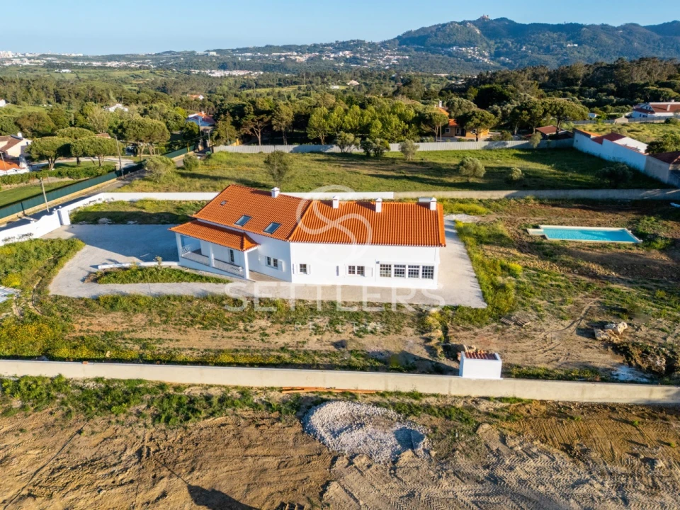 Moradia T4 para Venda em Santa Maria e São Miguel, São Martinho, São Pedro Penaferrim Foto 2