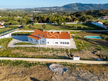 Moradia T4 para Venda em Santa Maria e São Miguel, São Martinho, São Pedro Penaferrim