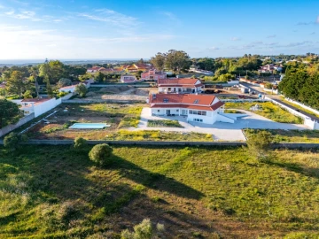 Moradia T4 para Venda em Santa Maria e São Miguel, São Martinho, São Pedro Penaferrim