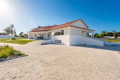 Moradia T4 para Venda em Santa Maria e São Miguel, São Martinho, São Pedro Penaferrim