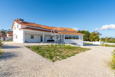 Moradia T4 para Venda em Santa Maria e São Miguel, São Martinho, São Pedro Penaferrim