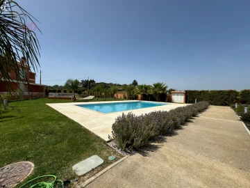 Moradia T3 para Arrendamento em Alcantarilha e Pêra