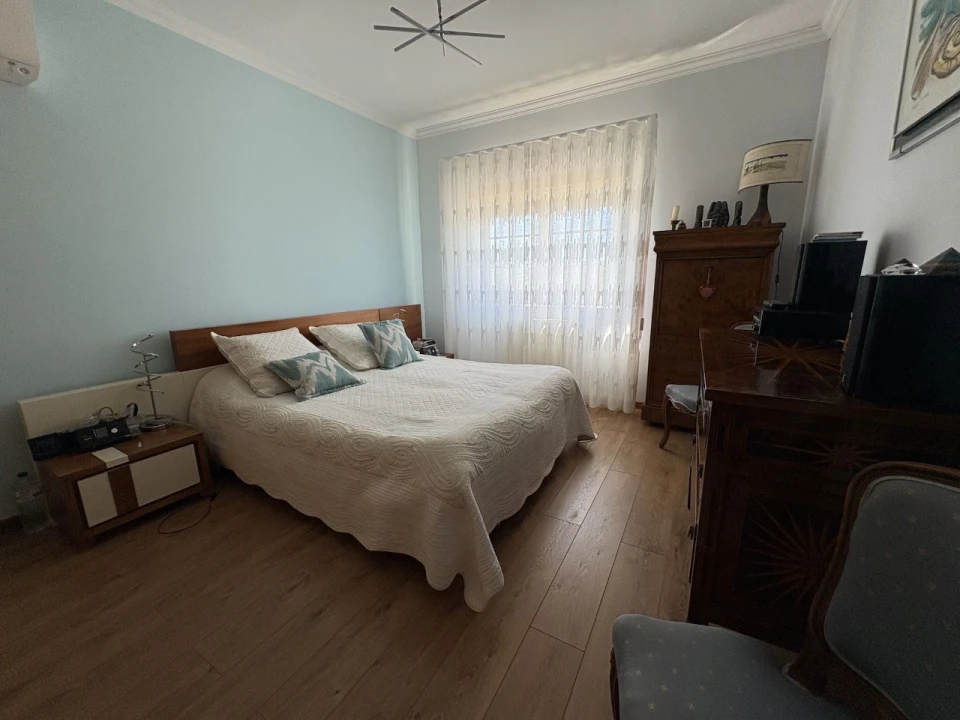 Moradia T4 para Venda em Santa Maria, São Pedro e Sobral da Lagoa Foto 11