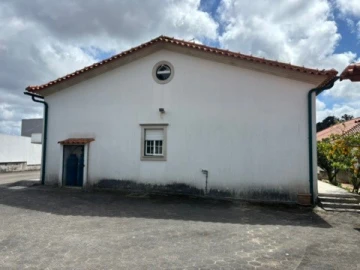 Moradia T3 para Venda em Nazare