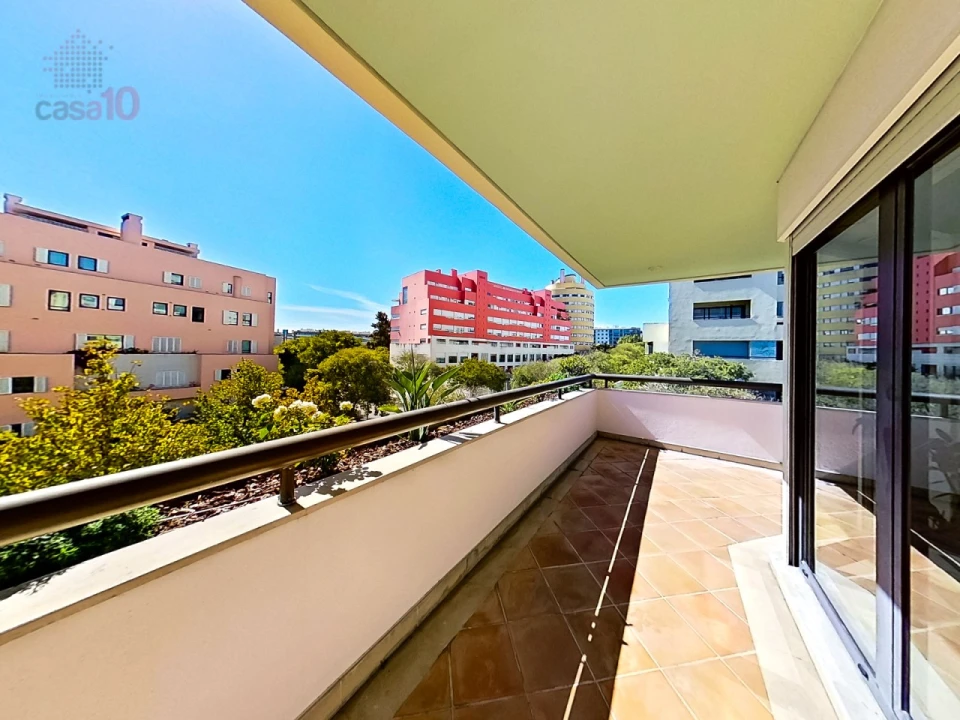 Apartamento T6 para Venda em Parque das Nações Foto 1