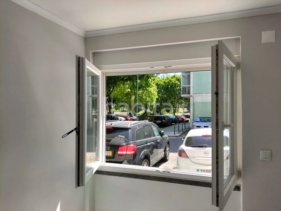 Apartamento T2 para Venda em Benfica Foto 5