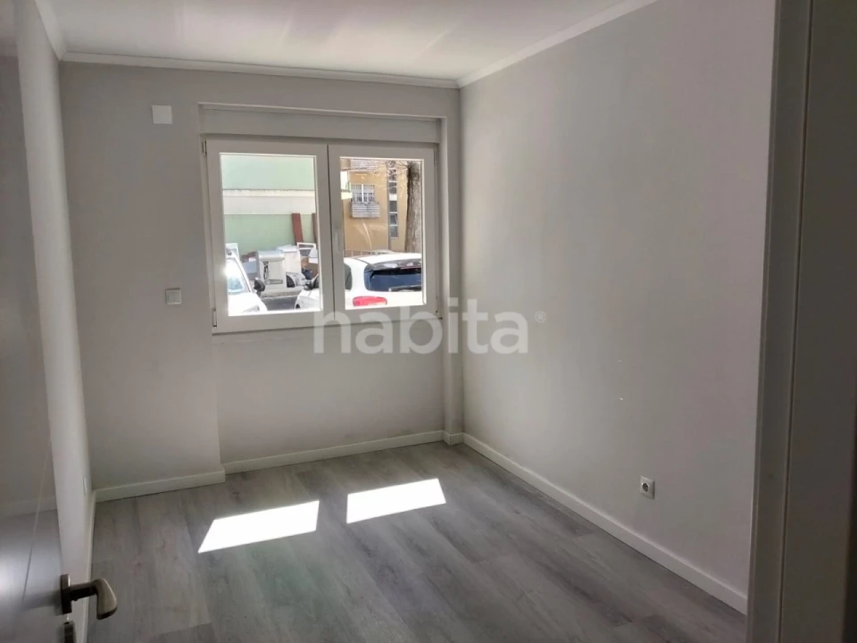 Apartamento T2 para Venda em Benfica Foto 7
