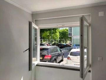 Apartamento T2 para Venda em Benfica