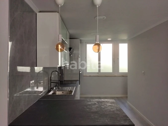 Apartamento T2 para Venda em Benfica Foto 16