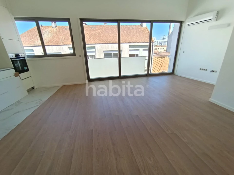 Apartamento T2 para Venda em Cedofeita, Santo Ildefonso, Sé, Miragaia, São Nicolau e Vitória Foto 3
