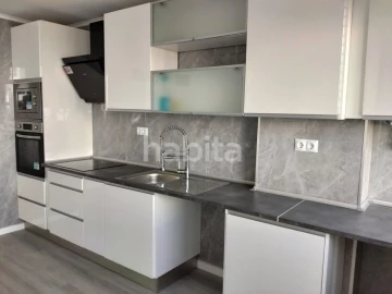 Apartamento T2 para Venda em Oeiras e São Julião da Barra, Paço de Arcos e Caxias