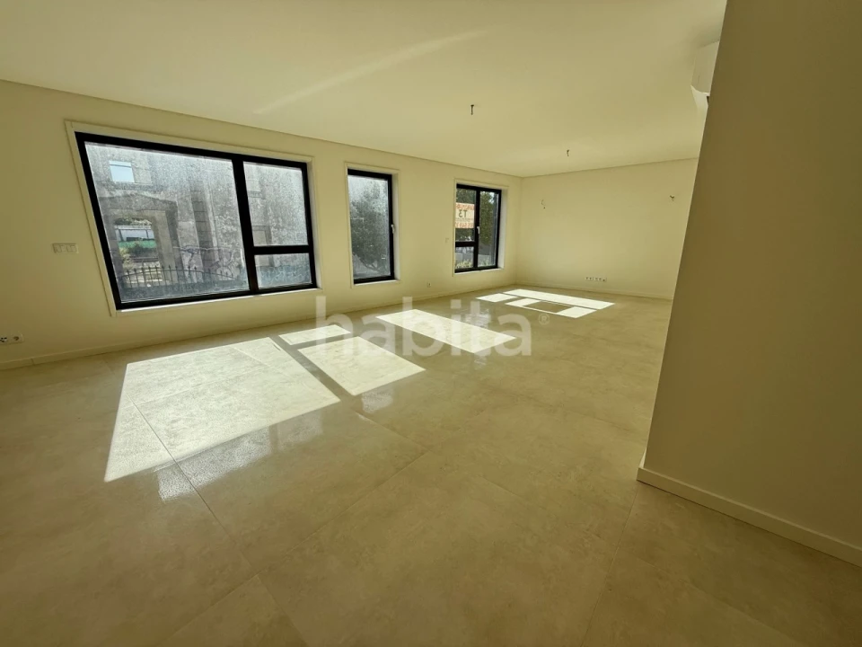 Apartamento T3 para Venda em Cedofeita, Santo Ildefonso, Sé, Miragaia, São Nicolau e Vitória Foto 2