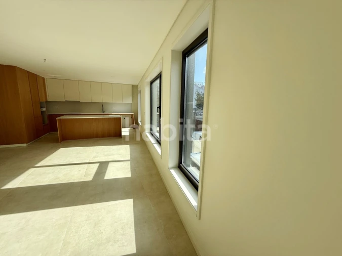 Apartamento T3 para Venda em Cedofeita, Santo Ildefonso, Sé, Miragaia, São Nicolau e Vitória Foto 3
