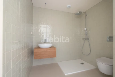 Apartamento T1 para Venda em Santa Clara e Castelo Viegas