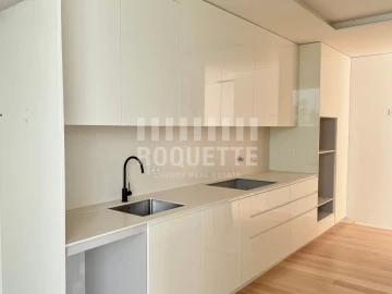 Apartamento T2 para Venda em Lordelo do Ouro e Massarelos