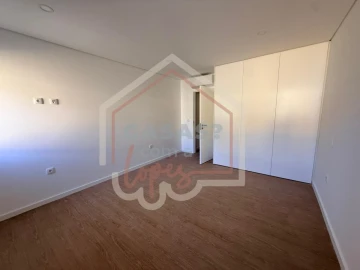 Apartamento T2 para Venda em Esgueira