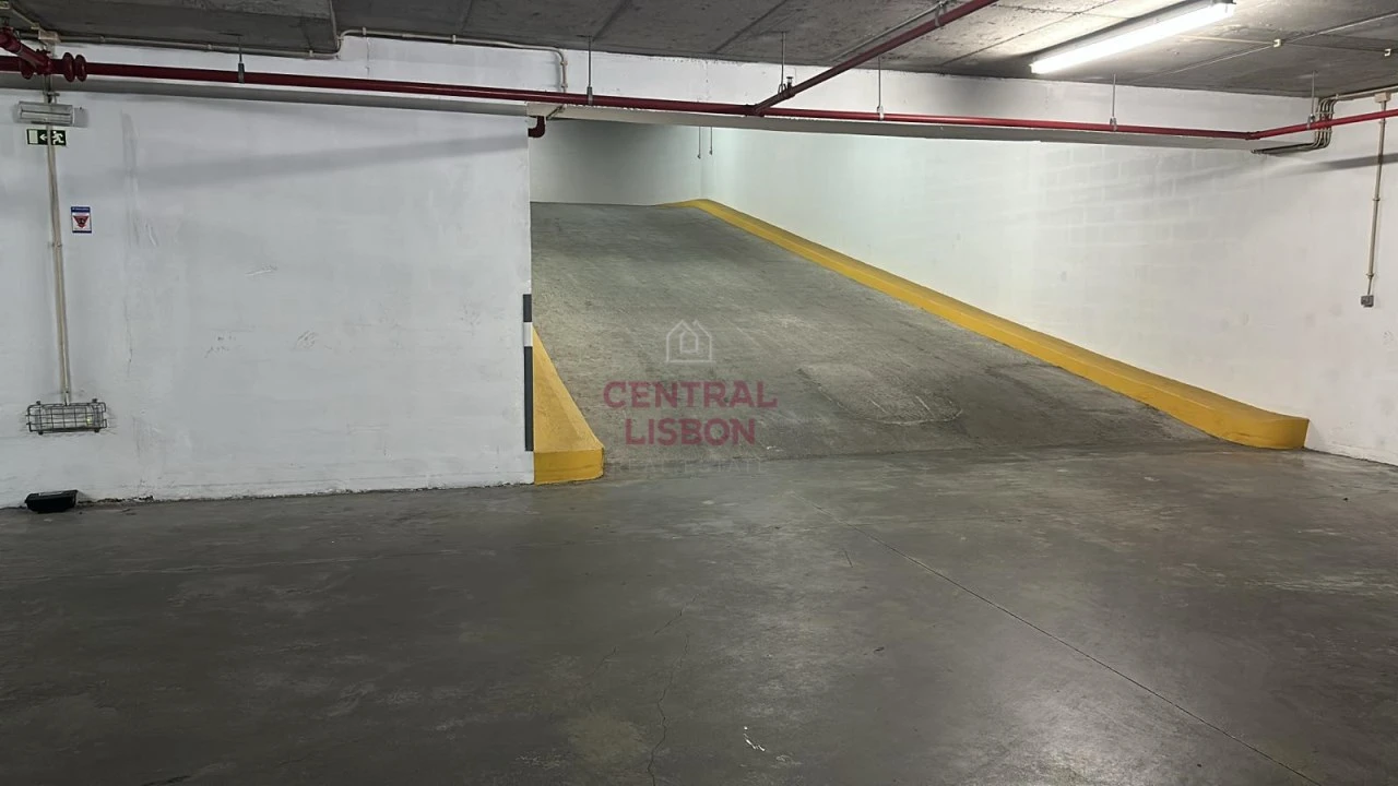 Garagem para Venda em Parque das Nações Foto 6