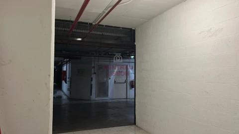 Garagem para Venda em Parque das Nações