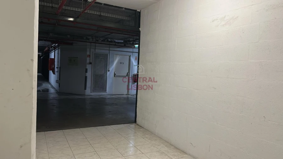 Garagem para Venda em Parque das Nações Foto 2