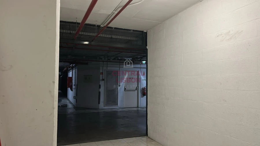 Garagem para Venda em Parque das Nações Foto 3