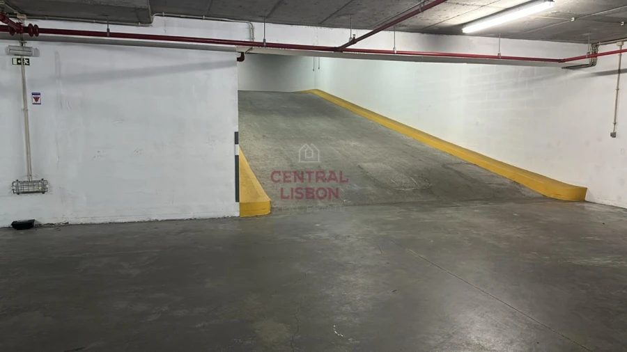 Garagem para Venda em Parque das Nações Foto 6