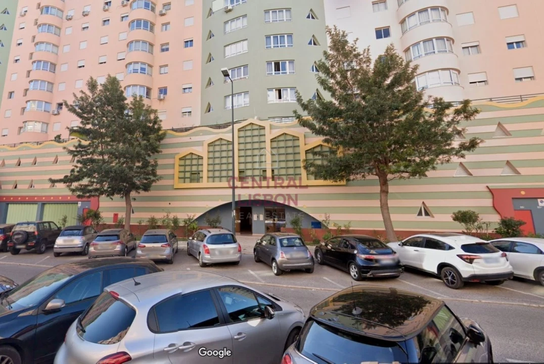 Armazém para Venda em Areeiro Foto 6