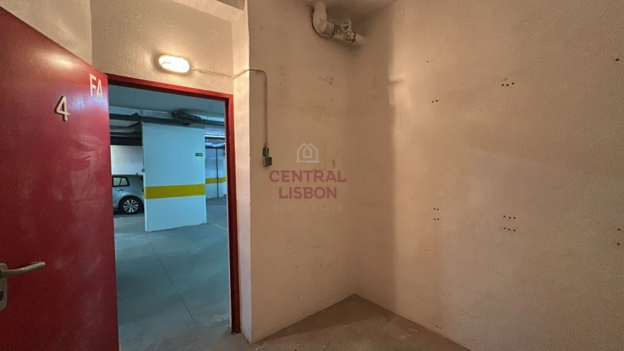 Armazém para Venda em Areeiro Foto 5