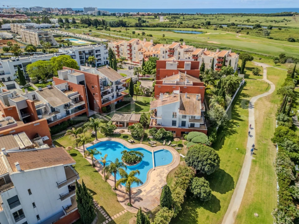 Apartamento T2 para Venda em Quarteira Foto 30