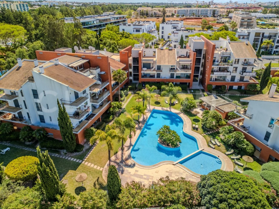 Apartamento T2 para Venda em Quarteira Foto 33