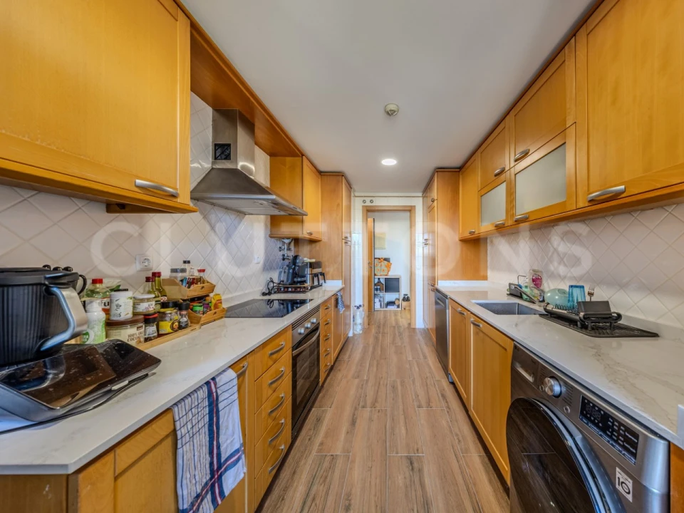 Apartamento T2 para Venda em Quarteira Foto 4