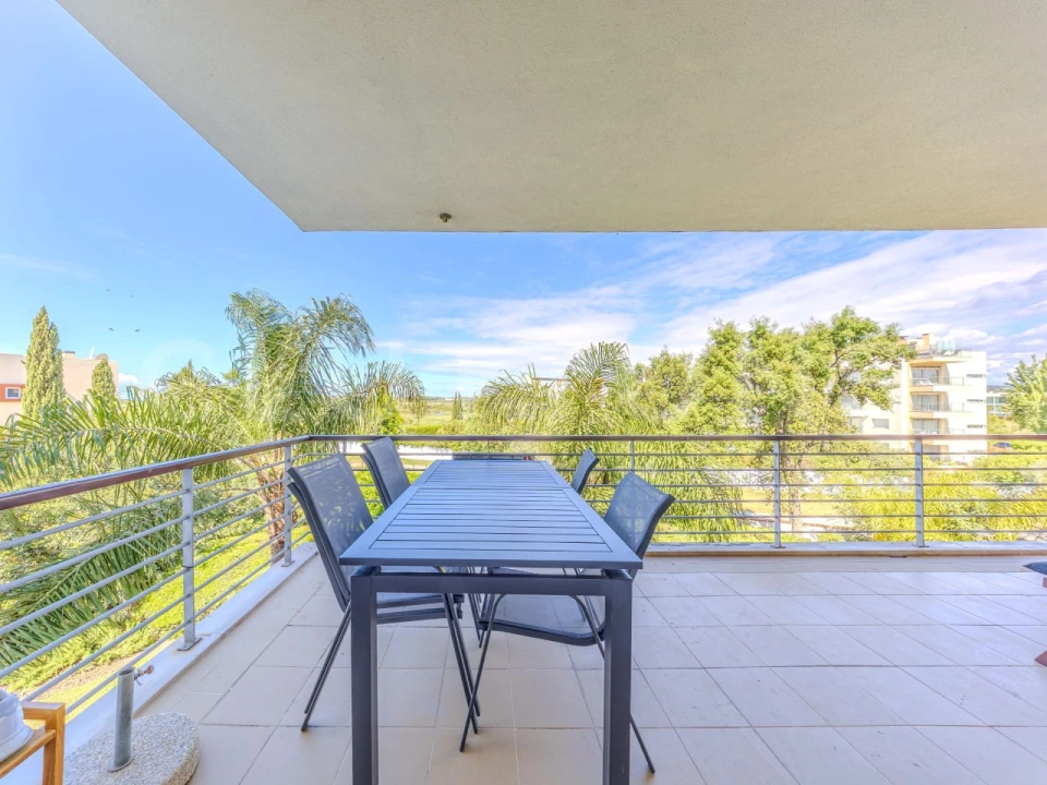Apartamento T2 para Venda em Quarteira Foto 35