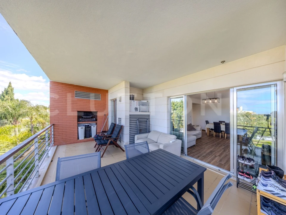 Apartamento T2 para Venda em Quarteira Foto 14